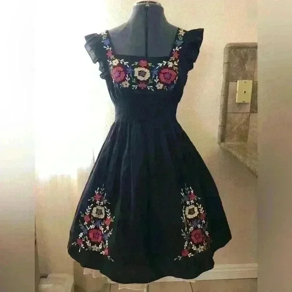 VTG Speed Control New York Black Embroidered Dress Women M - Picture 4 of 12